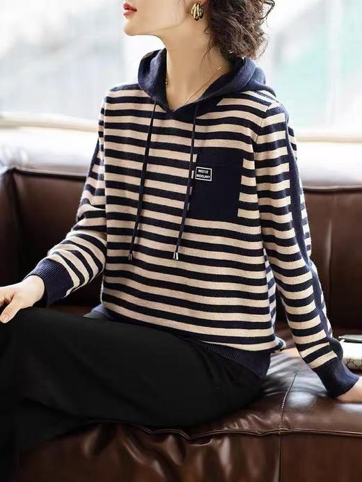 【孤品捡漏】G26藏青➕卡其条纹连帽针织衫-喜出 商品图0