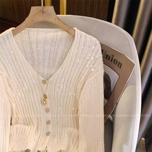 【孤品捡漏】G46白色亮片针织修身开衫-喜出 商品图2