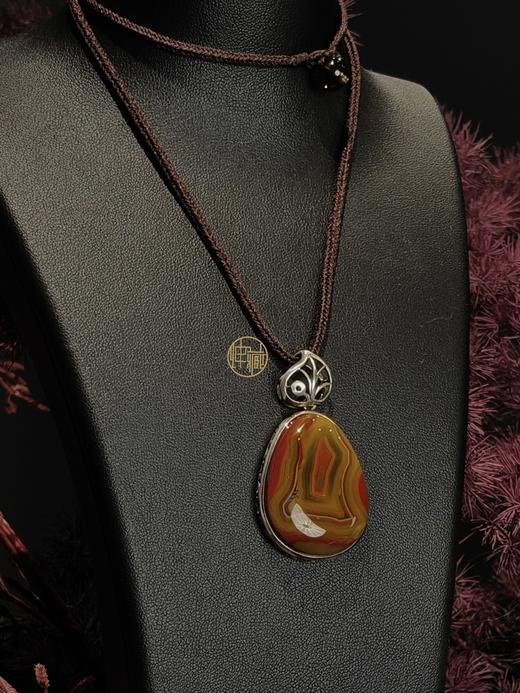 战国红银饰吊坠 商品图3