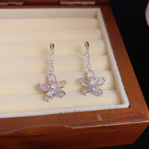 【预售3天】春季新款气质时尚甜美百搭锆石花朵流苏耳坠小众轻奢设计感耳环女M02-425 商品图1