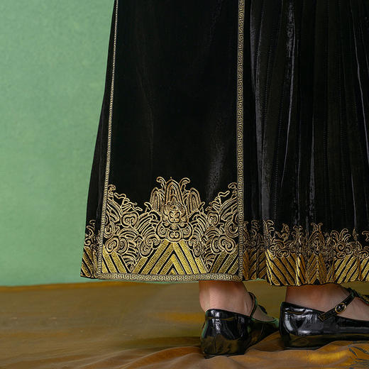 【林栖设计小店】凤衔灵芝马面裙真丝丝绒绣花2025秋冬新款女1953227 商品图3