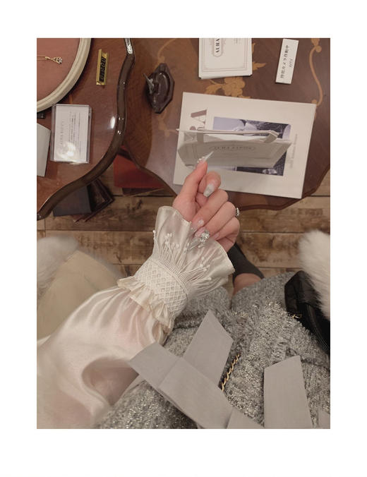 金蘑菇菇 圣乔治 / 【珍珠衬衫/古董裙裙 】华丽调单品 甜俏设计感优雅花边衬衫 商品图11