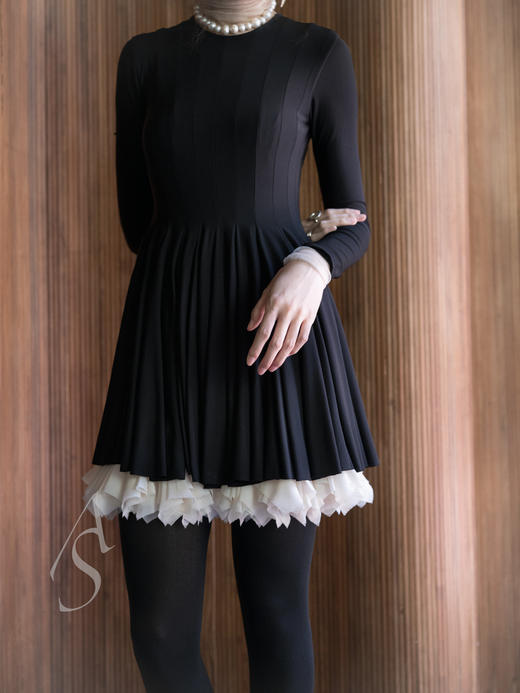 Ashlyn  黑色Kelly交窬褶边连衣裙 商品图0