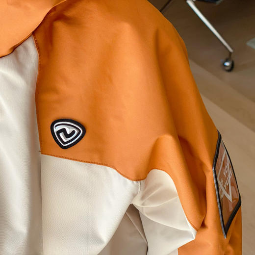 诺诗兰童装三穿冲锋衣，外层暴雨级防水，搭配摇粒绒内里，一衣三穿 商品图3