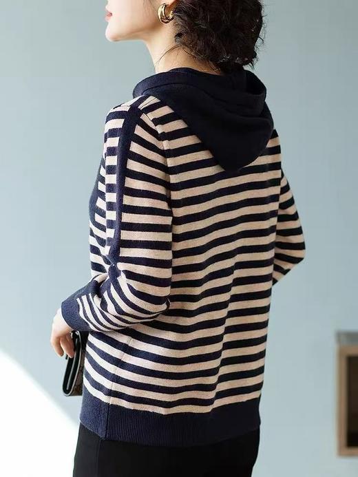 【孤品捡漏】G26藏青➕卡其条纹连帽针织衫-喜出 商品图1