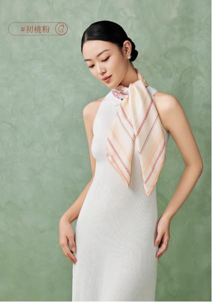 喜得宝重磅印花素绉缎大方巾86cm*86cm百搭丝绸礼品方巾 商品图2