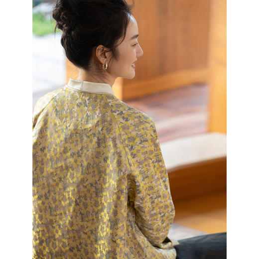 牧衣游原创 重磅30姆米迎春花织锦开衫真丝复古新中式外套 入寂 商品图3