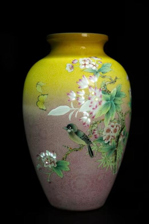 渐变扒花玲珑春色满园赏瓶 商品图0