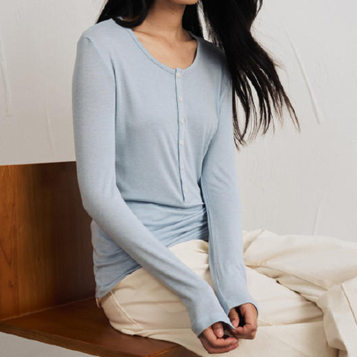 馥迦柔软舒适亨利领天丝羊毛T恤 商品图4