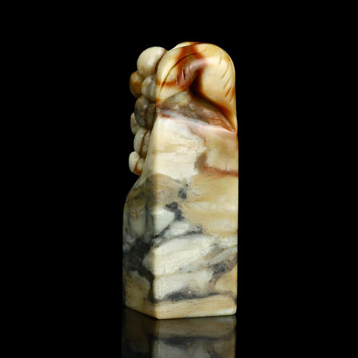 孤品017149-昌化石五彩瓜果钮方章-2.9*2.9*8.8cm 商品图1