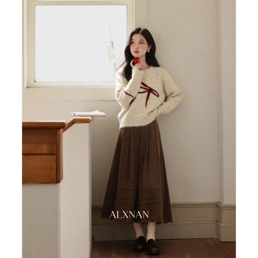 鹿向南「秋蝶梦境」杏色套头毛衣秋冬女新款长袖宽松慵懒上衣 商品图2