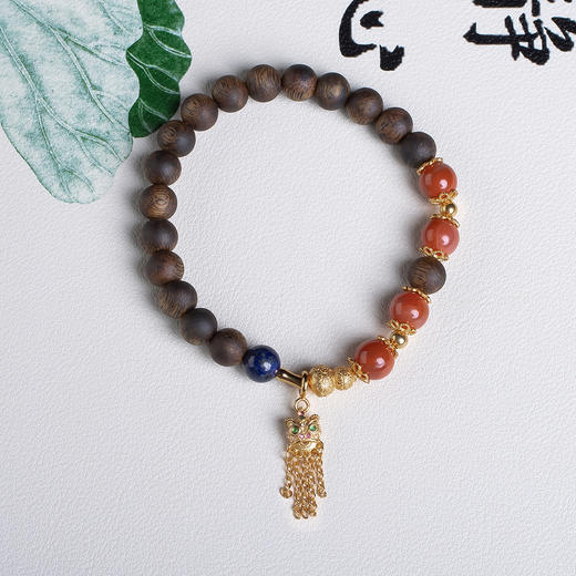 xy0568沉香+南红青金石醒狮手串 商品图0