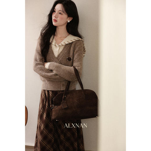 鹿向南「日光漫邮」设计感卡其色拼接针织衫女秋新款气质长袖毛衣 商品图3