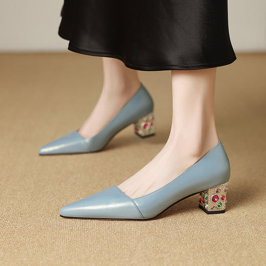 【预售5天】法式复古风粗跟单鞋真皮蓝色尖头水钻高跟鞋春夏时尚中跟单鞋MLS&A1021 商品图0