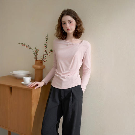 西遇绝美落樱粉不规则扭结长袖T恤女秋季修身气质内搭打底衫V2751158 商品图3