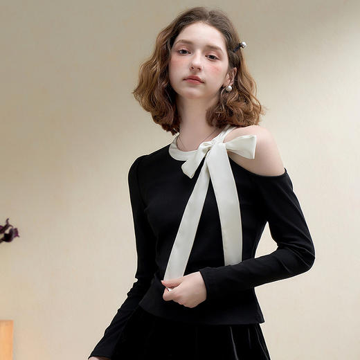 西遇法式千金蝴蝶结露肩长袖T恤女秋季辣妹修身短款针织上衣V2551150 商品图1