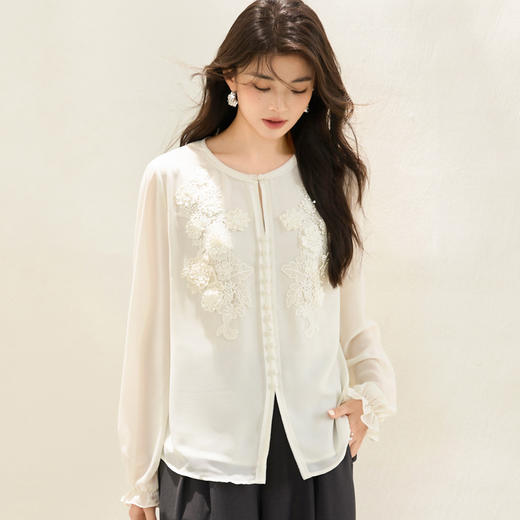 「自」全新升级【铂金会员201/天猫269/差价68】(51116)洛诗琳法式圆领钉珠雪纺衫2025秋季洋气优雅通勤雪纺衬衫女 商品图3