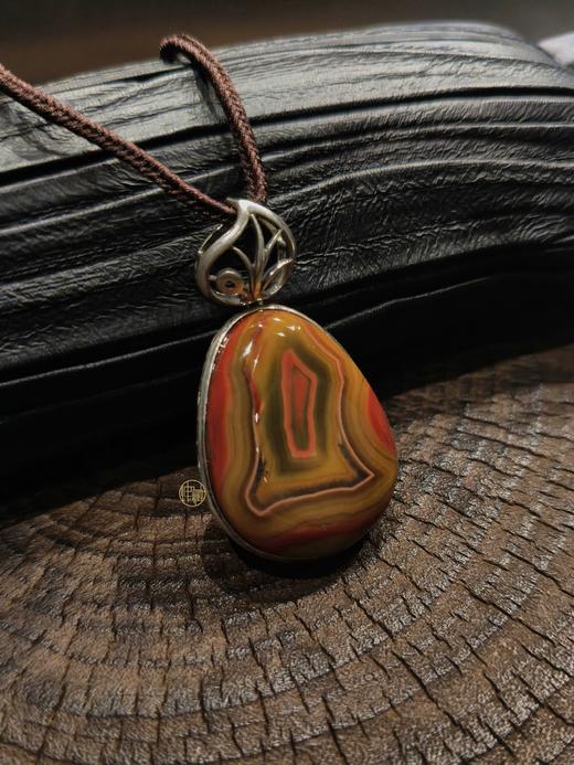 战国红银饰吊坠 商品图0