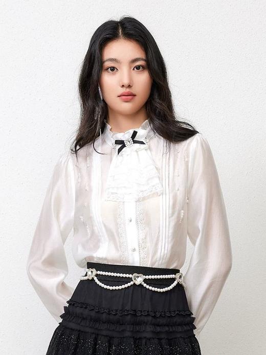 3楼FEXATA服饰(新百)  蕾丝钻饰蝴蝶结衬衫 商品图2