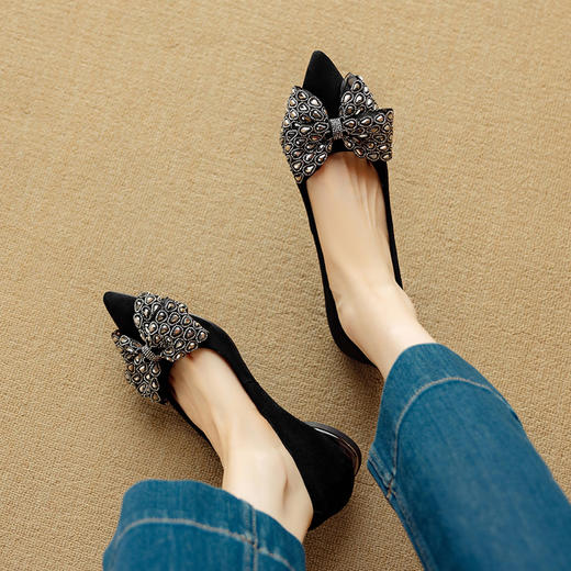 【预售5天】法式尖头水钻蝴蝶结浅口单鞋女平底鞋低跟配裙子通勤鞋DB&M6556 商品图4