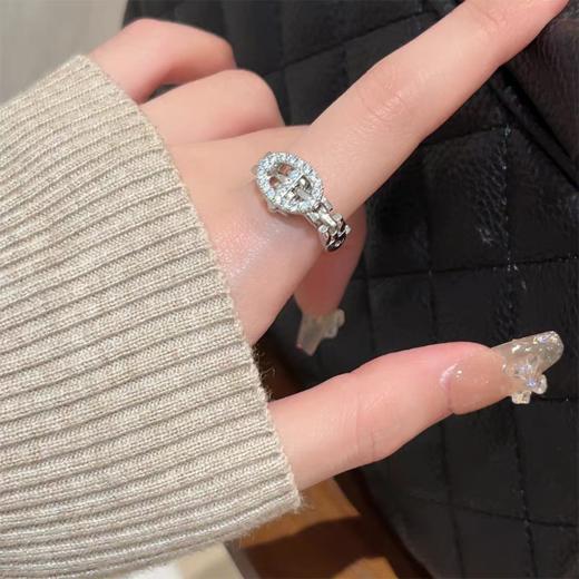 七夕首选 【VAN CLE猪鼻子满钻轻奢首饰系列】优雅百搭 送人自留都合适 经典金银双色 商品图4