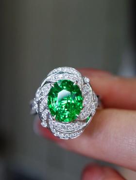 3.06ct刻面沙弗莱戒指