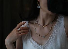 珠子,  颈间的诗歌