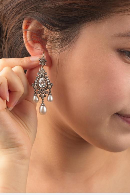 独角鹿西洋古董19世纪英国出品花簇流苏造型黄金底纯银镶嵌钻石与天然海水珍珠吊坠项链及耳环套件 带原盒 商品图5