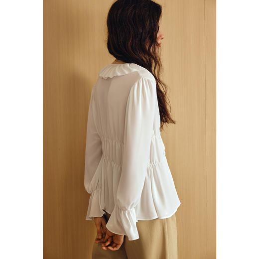 OLrain欧芮儿法式浪漫荷叶边V领雪纺衫女秋季2025新款米白色上衣 商品图3