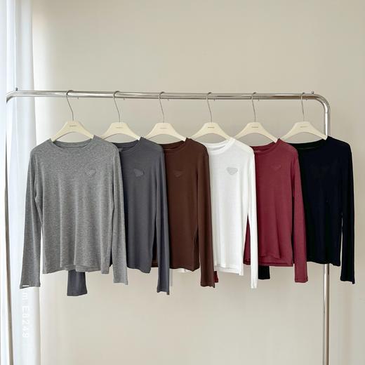 老米优品🎈3-5天！《羊毛莱赛尔天丝三角标长袖打底衫》：莱赛尔76.6%  绵羊毛19.2% ！软绵绵，敲治愈~不挑人的gao级感打底tee！T250826B 商品图9