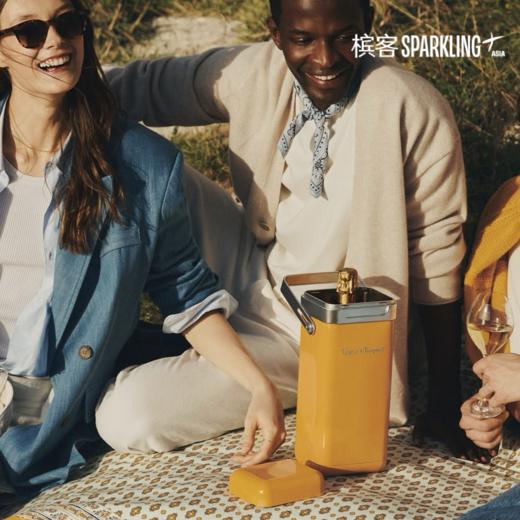[限量礼盒] Veuve Clicquot Yellow Label cooler/puffy bottle holder 凯歌皇牌香槟冰趣随行限量礼盒&意趣随行羽绒服限量礼盒 商品图0