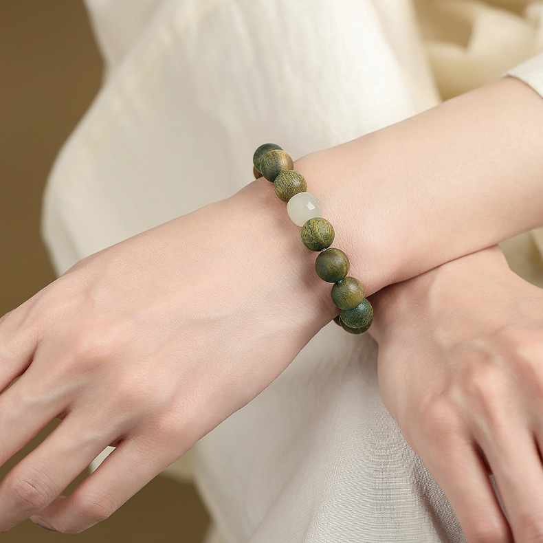 Andralyn沉水级老绿檀手串，只取树芯料，高密度高油脂A+级沉水级，独特的木质香味，和田玉款/素圈款可选