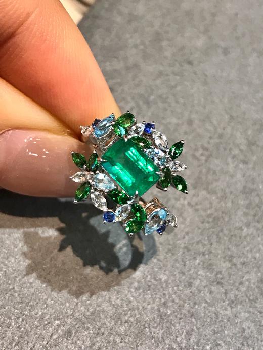 1.045ct刻面祖母绿戒指 商品图3