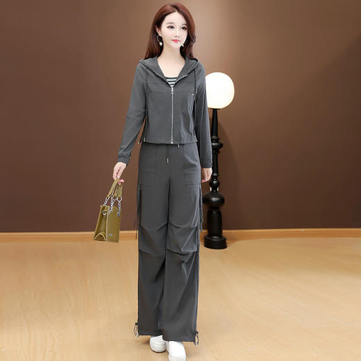 QYM 58C258503-Y时尚三件套条纹背心+连帽短款外套+高腰直筒长裤休闲装 商品图0