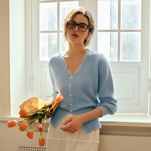 OLrain欧芮儿2025新款女秋季法式温柔花边V领慵懒羊毛套头毛织衫 商品图3