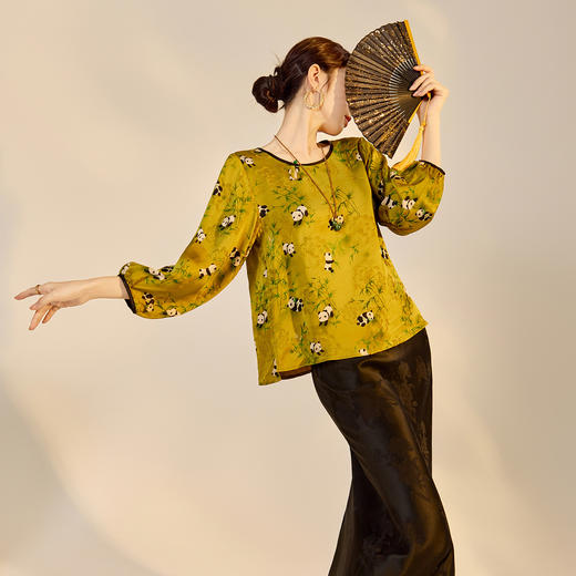 SS N7010新中式秋季新款熊猫抱竹印花上衣时髦衬衫 商品图3