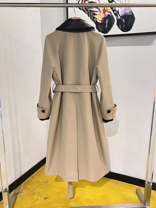 BV秋冬新品 小绵羊皮编织翻领 全棉精梳斜纹廓形风衣 商品图12