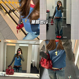 个性搭配 | 蓝色短T+宽松牛仔，红色小包点缀，复古又时髦。