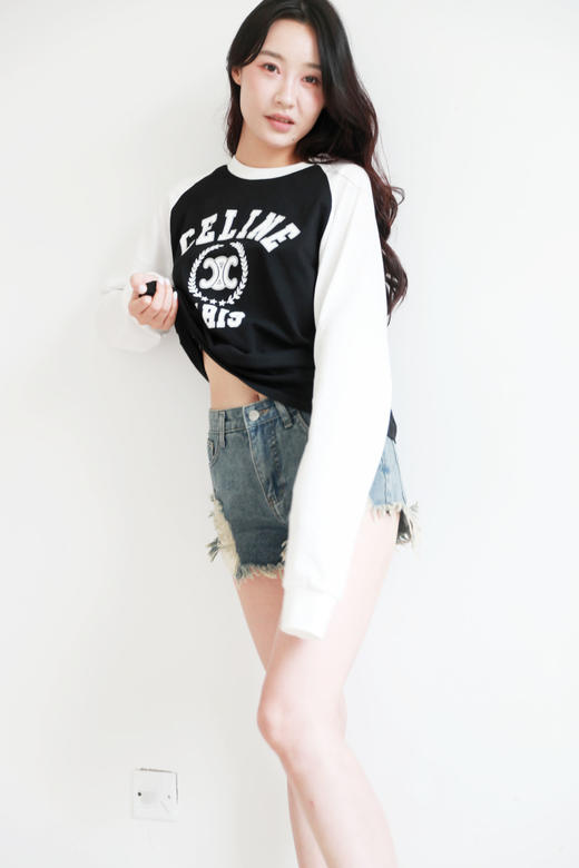 小香风字母tee，面料是全棉的。黑白撞色正肩宽松长袖上衣C082660 商品图8