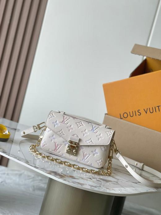 LOUIS VUITTON Pochette Metis East West 梦幻紫（UB*CB） 商品图0
