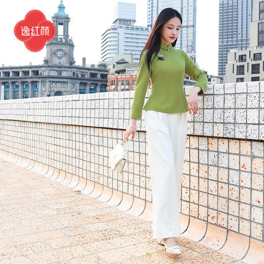 逸红颜青莺2025秋新款极简都市风斜纹针织新中式长袖改良旗袍上衣 商品图2