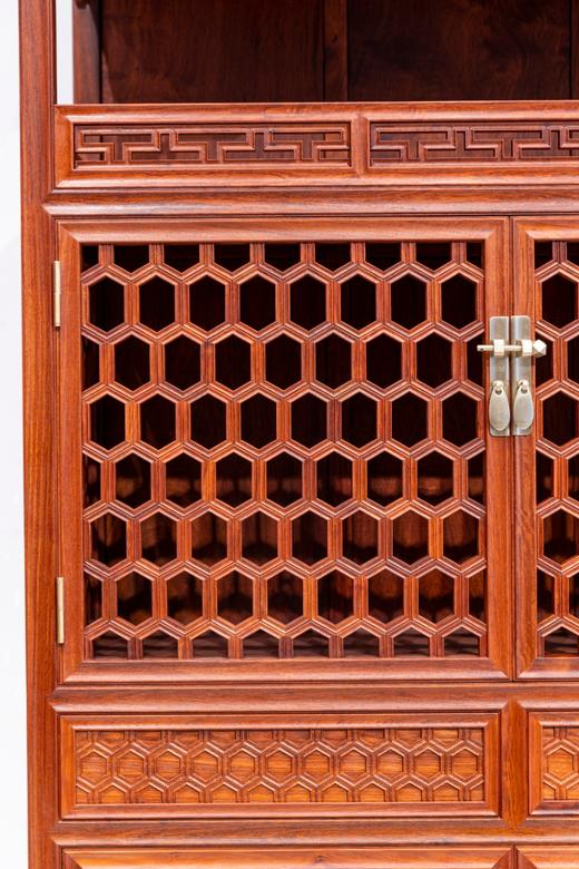 红桥红  家具严选  缅甸花梨（大果紫檀）【188 龟背纹亮格柜】 商品图3