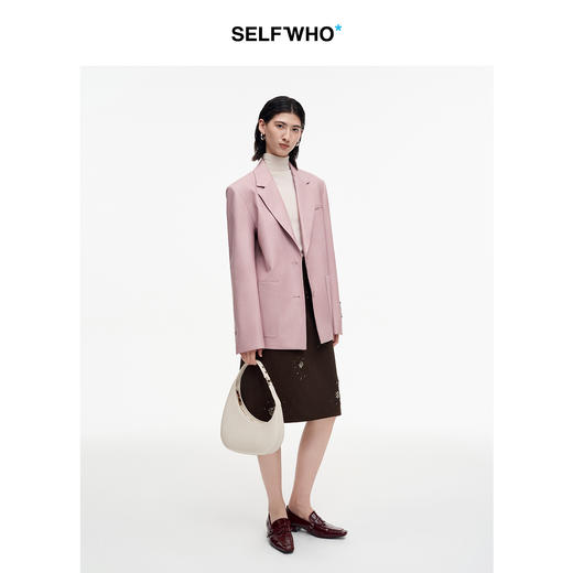 SELFWHO经典H型钉珠珠片肌理感PU半身裙女2025秋季新款开衩直筒裙 商品图2