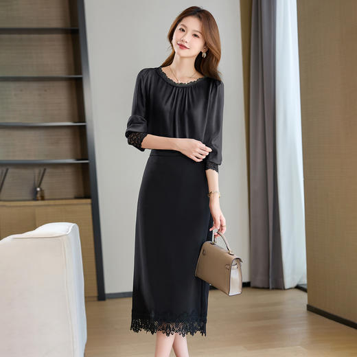 HR HBLJRA1099-6镂空边新款显瘦减龄时尚气质两件套 商品图2