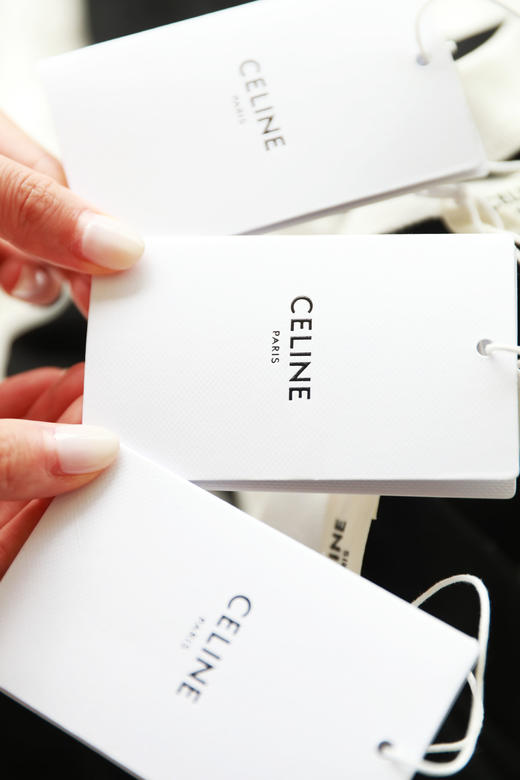 小香风字母tee，面料是全棉的。黑白撞色正肩宽松长袖上衣C082660 商品图2