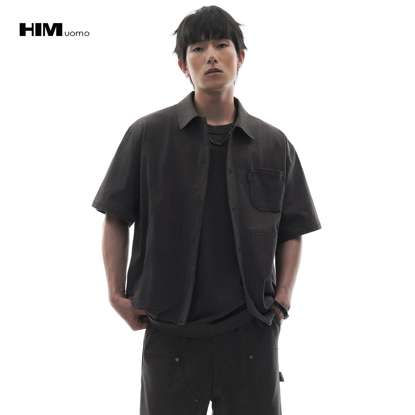 HIM漢崇 时尚简约工装多袋设计舒适宽松短袖休闲衬衫男 2026春季