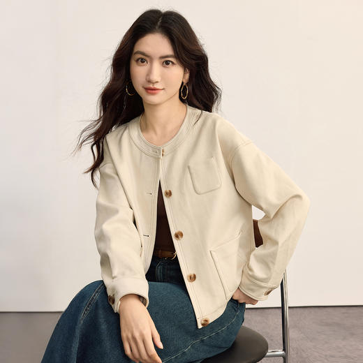 【年货节】熙世界法式麂皮绒夹克上衣女2025秋季新款小香风圆领气质短款外套 商品图3