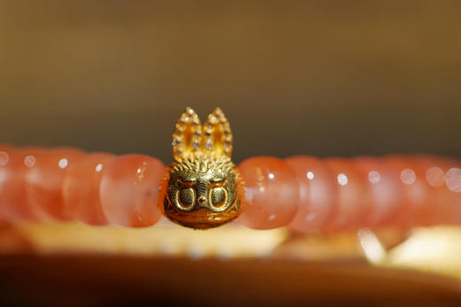 金色Labubu｜南红直切 商品图0