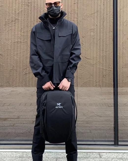 点此购买 始祖鸟BLADE 20通勤双肩背包 xj 328481 商品图3