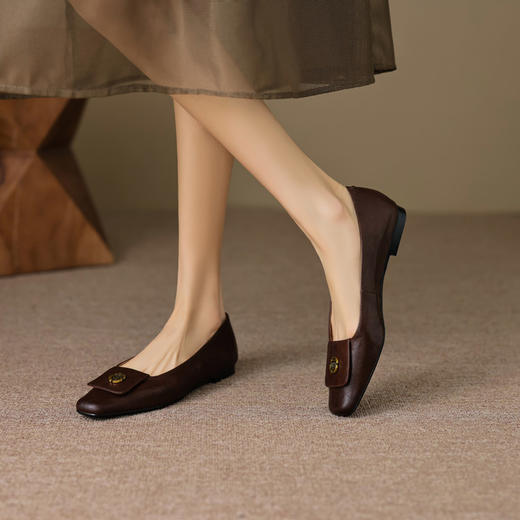 【预售5天】简约舒适复古法式浅口山茶花小方头平底超软羊皮小单鞋女OFSM&OFSM6931 商品图3